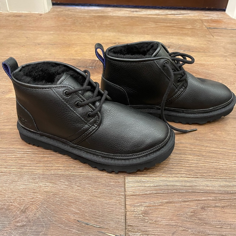 UGG Neumel W7 shearling ankle boot